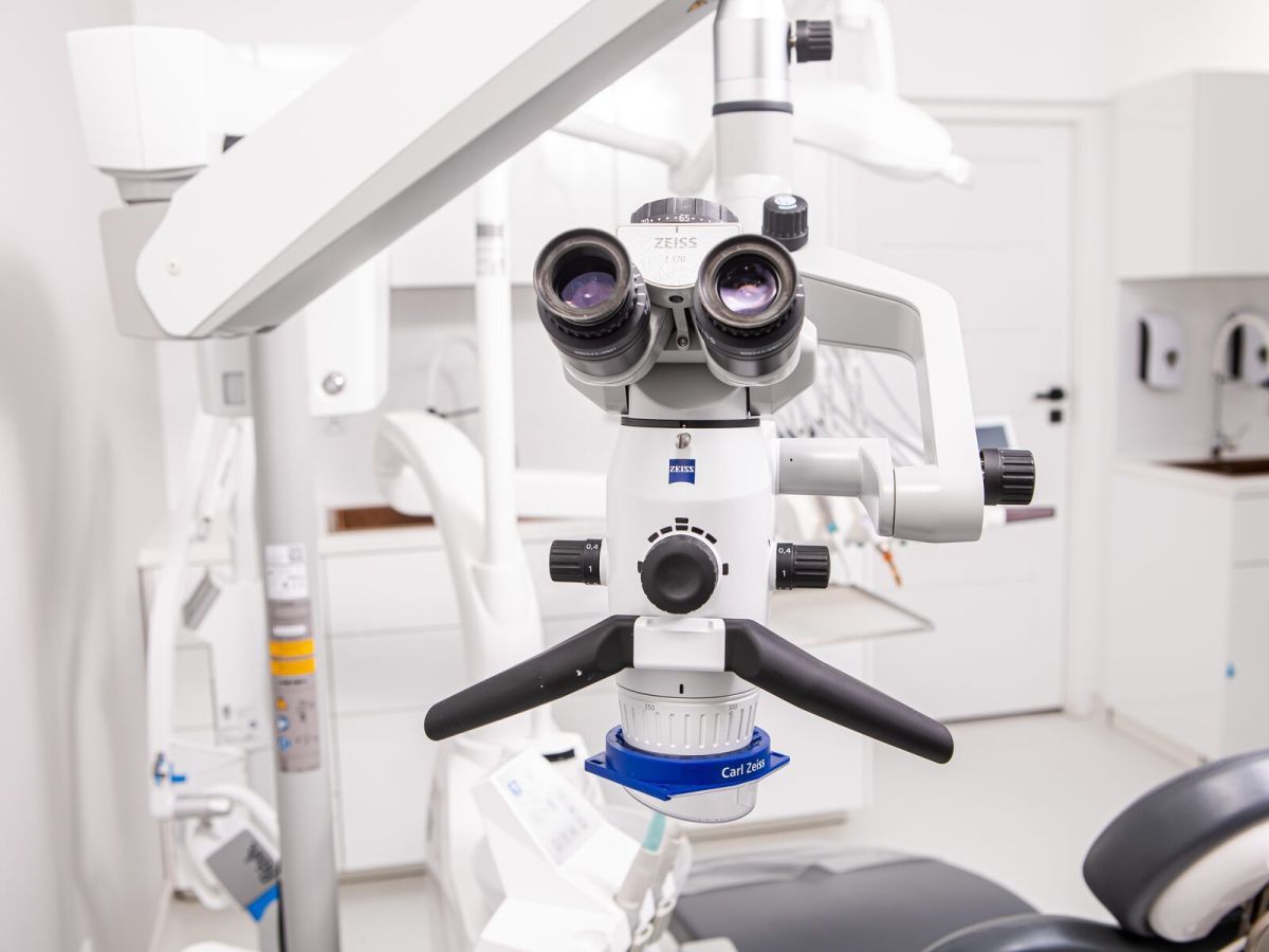 Mikroskop endodontyczny w gabinecie M-Dental Clinic