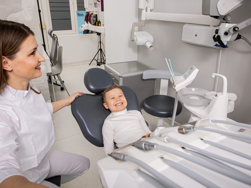 Wizyta małego pacjenta w M-Dental Clinic w Pruszkowie